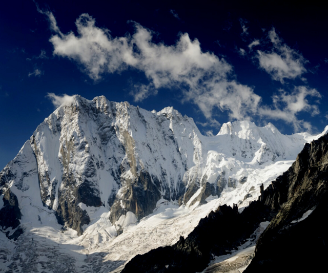 Winterbeklimming van de Croz-pijler met Sloveense start in de Grandes Jorasses Noordwand